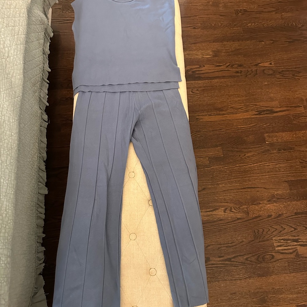 Women's Blue Sleeveless Top and Pants Set